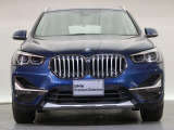 【キドニーグリル】BMWの代名詞。一目見ただけでBMWであると認識できる確固たるアイコンとして存在感を放ちます。