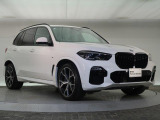 一目で伝わるBMW特有のスポーティーなプロポーションは、BMWの走行性能を生み出すのに欠かせない要因の一つです。細部まで拘りぬいたお車をぜひ一度ご覧ください!