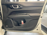 運転席側のドアパネルでございます。