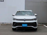 LEDマトリクスヘッドライト「IQ.LIGHT」を装備。フロントカメラで対向車や先行車を検知してLEDを個別で自在に点灯消灯の制御をし、最適な配光を可能にしたヘッドライトシステムでございます。