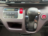 どなたでも操作しやすい、運転席まわりです。