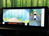 【パノラミックビューモニター】専用のカメラにより、上から見下ろしたような視点で360度クルマの周囲を確認することができます☆死角部分も確認しやすく、狭い場所での切り返しや駐車もスムーズに行えます。