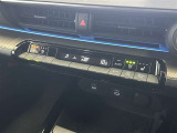 オートエアコンは温度を設定するだけで、自動で風量などを設定してくれます。運転しながら操作も必要ないので、安全性も向上します。