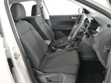 長時間のクルージングでも疲労感を感じずに目的地まで移動できる快適性はVWの特筆される魅力です。