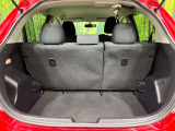 普段のお買い物や通勤、送迎等に十分な荷室スペースを確保しております。セカンドシートを倒すと、大きな荷物の積載も可能です♪