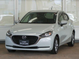 世界統一名称の『MAZDA2』となったコンパクト。「Be a Driver」のスローガンのもと、最適なドライビングポジションを提供できる室内空間と思い通りの走行性能を持った、クラスを超えたお車です!
