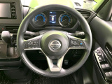 【ステアリングスイッチ】運転中、前方から目線をそらすことなく、オーディオ等の操作が可能な便利機能!安心&快適なドライブを演出してくれます♪