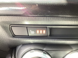 前席シートヒーター完備♪瞬時に暖かくなりますので、冷えた車内が温まる前に活用頂くと大変効果的です♪