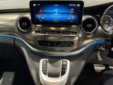 バックカメラにより駐車時の後方確認も楽にできます。