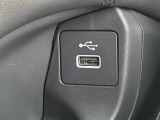 USB入力(運転席側)