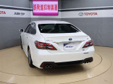 リア、後ろから見るとまた車の印象が変わってきますね。前、横のデザインと同じくその車の作られたコンセプトがよく出ている所だと思います。