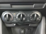 エアコンはマニュアルエアコンです☆快適な空間で運転していただけます☆