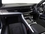 指定工場で車検までご対応可能。6ベイを完備したサービス工場を併設し、快適なAudiライフをサポートします。詳しくは0078-6002-900146中古車スタッフまで