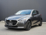 世界統一名称の『MAZDA2』となったコンパクト。「Be a Driver」のスローガンのもと、最適なドライビングポジションを提供できる室内空間と思い通りの走行性能を持った、クラスを超えたお車です!