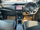 ◆◆◆運転席まわりはこのように機能的にまとまっています。