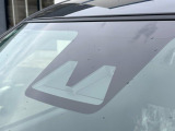 【スマートアシスト】走行中に前方の車両等を認識し、衝突しそうな時は警報とブレーキで衝突回避と被害軽減をアシスト。より安全にドライブをお楽しみいただけます。