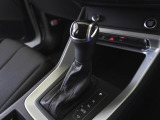 そのモデルの特性に合わせたトランスミッションを採用することにより、駆動力への伝達効率が高く、燃費性能にも大きく寄与しています。詳しくは0078-6002-900146中古車スタッフまで