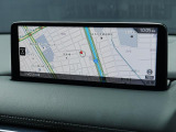 マツダコネクトの10.25インチワイドセンターディスプレイです。『Android Auto』『Apple CarPlay』や独自のコネクテッドサービスに対応したインターフェイスシステムです。