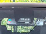 【トヨタセーフティセンス】走行中に前方の車両等を認識し、衝突しそうな時は警報とブレーキで衝突回避と被害軽減をアシスト。より安全にドライブをお楽しみいただけます。