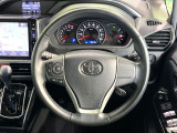 【純正革巻きステアリング】上質な革を使用することで、手にしっかり馴染みとても運転しやすいハンドルです♪