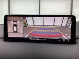狭い場所での駐車やすれ違いなどでより的確な運転操作に役立つ360&deg;ビューモニターが装備されています。