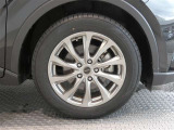 R2年式夏タイヤ215/60R17ダンロップ製です。