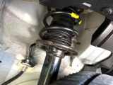 お車を安心してお乗りいただく為には、足回りの定期点検が欠かせません。サービスサポート(有償保証)では無料点検もご提供しており、安心のカーライフをお過ごしいただけるサポート体制が整っています。