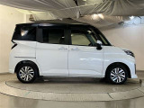 両側パワースライドドア付きだから、狭い駐車スペースなどでの 乗り降りラクラク!小さなお子さまのいるご家庭には嬉しい装備。