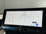 視認性に優れた大画面モニター。直感的な操作でナビゲーションが可能です。