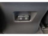 携帯電話の充電など多用途で活躍のUSBポートも装備しています