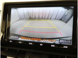 バックガイドモニターで、後方を確認しながら安心して駐車することができます。運転初心者も熟練者も必須の機能ですよ!