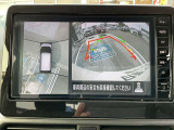アラウンドビューモニターは、自車の前方・後方・側面映像をモニタ-に映して離合時・駐車時などにとても便利です。