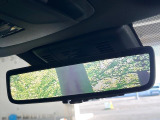 【デジタルインナーミラー】後席の大きな荷物や同乗者で後方が確認しづらい時でも安心!カメラが撮影した車両後方の映像をルームミラー内に表示。クリアな視界で状況の確認が可能です!