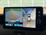 【マルチビューカメラシステム】専用のカメラにより、上から見下ろしたような視点で360度クルマの周囲を確認することができます☆死角部分も確認しやすく、狭い場所での切り返しや駐車もスムーズに行えます。