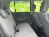 運転席側後部座席