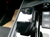 e-POWERならではの、スタイリッシュなシフトノブ周りが非常にかっこいいですね。