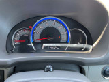 視認性の高いメーターで運転情報を的確に把握できます!