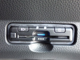 ■【ETC車載器】が装備されています。セットアップをしてお渡しとなり、ETCカードを差し込むだけで高速道路の利用が可能です。