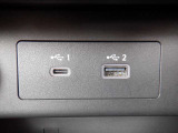 USB充電ソケット装備。