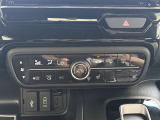 快適な車内環境が維持できる「オートエアコン」搭載です☆