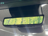 【デジタルインナーミラー】後席の大きな荷物や同乗者で後方が確認しづらい時でも安心!カメラが撮影した車両後方の映像をルームミラー内に表示。クリアな視界で状況の確認が可能です!