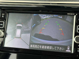 上空から見下ろしているような映像で駐車をサポート。狭い場所での取り回しも安心です。