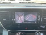空から見下ろしているような視点で周囲を確認できるアラウンドビューモニター。駐車時にとても便利です。