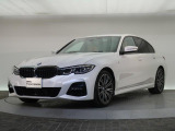 一目で伝わるBMW特有のスポーティーなプロポーションは、BMWの走行性能を生み出すのに欠かせない要因の一つです。細部まで拘りぬいたお車をぜひ一度ご覧ください!