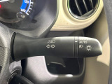 【オートライト】周りの明るさに応じて自動でヘッドライトの点灯・消灯ができる機能です!ライトの付け忘れ・消し忘れなどが無くなり、雨の日や夕方の走行も安心!トンネル通過時も便利ですね♪