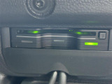 【ETC】有料道路を利用する際に料金所で停止することなく通過できる、ETC車載器(ノンストップ自動料金収受システム機器)が装備されています。セットアップを行うことで利用可能になります。