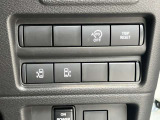 両側オートスライドドアです♪運転席のボタンやキーのボタンでも開閉できます!手荷物がいっぱいの時でも簡単にドアの開け閉めができるのでとっても便利です♪