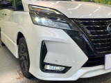 【LEDヘッドライト】悪天候や夜間走行時も良好な視界を確保し安心して運転できる高輝度LEDヘッドライトを装備!点灯速度が早く、消費電力も抑えられています。