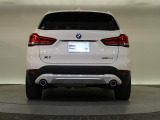 BMWのお車は、走行の安定性とコーナリングの良さを追求し、思い通りにハンドルの操作可能です。試乗車もご用意しておりますので、ぜひ&ldquo;駆け抜ける歓びをご体感ください!