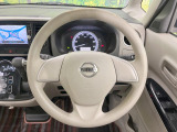 インテリアに合わせたデザインのステアリングは、運転される方のことも考え、運転しやすい形状、大きさです。是非一度、実際に触ってお確かめください。
